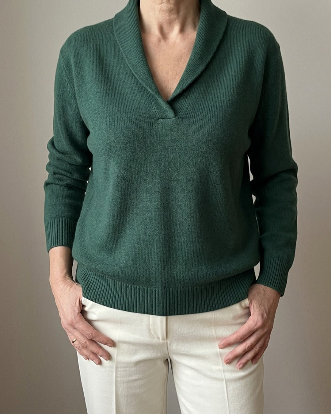Sweter Dorota z szalowym kołnierzem – zielony